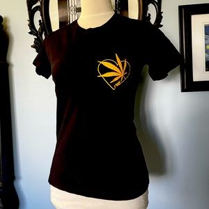 Melt Cosmetics Puff Puff Pass 420 Medium Women’s Tee